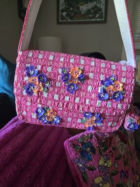 NEW WITH TAGS Pink Beaded Floral Shoulder Bag